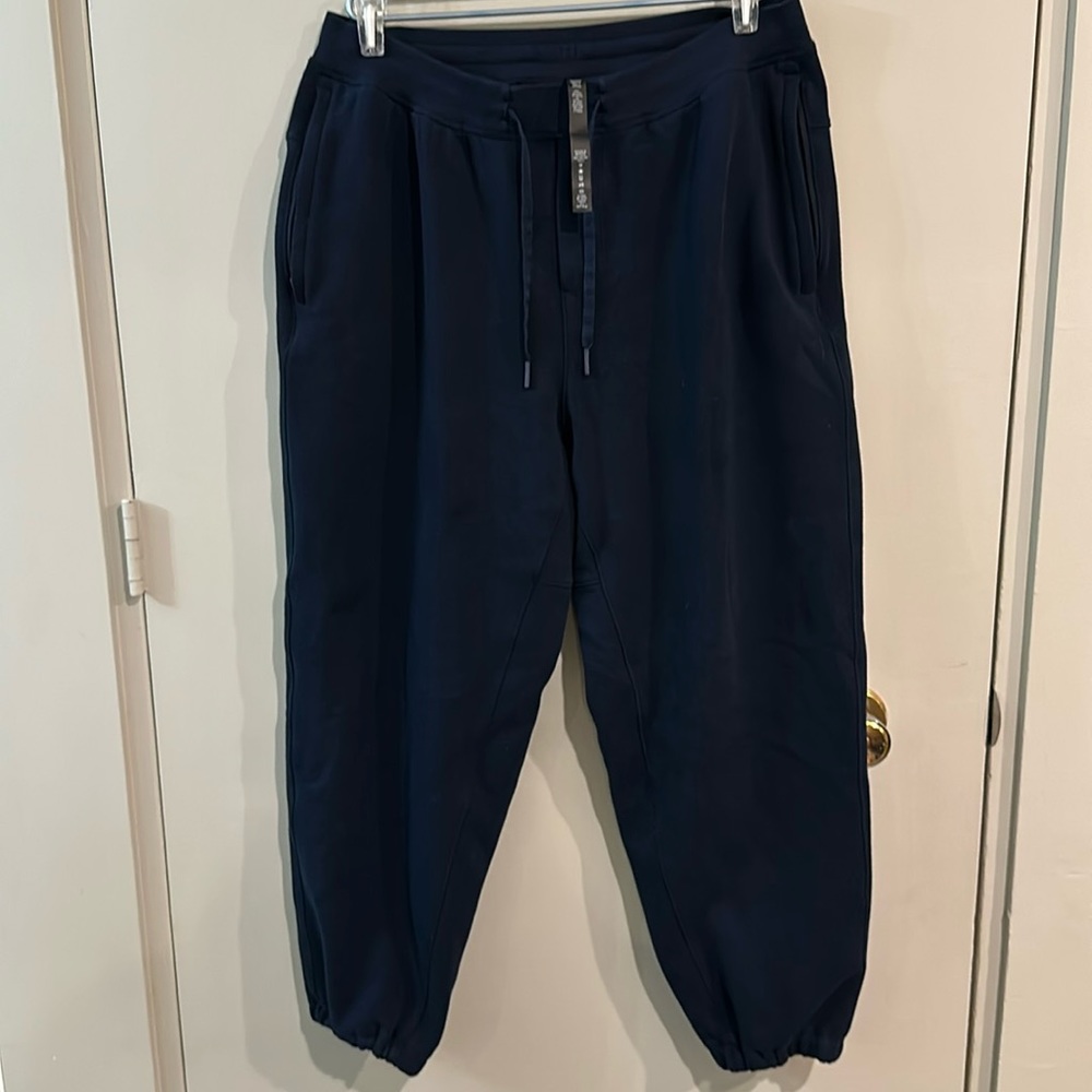 LULULEMON On The Fly Jogger in True Navy (Navy Blue)